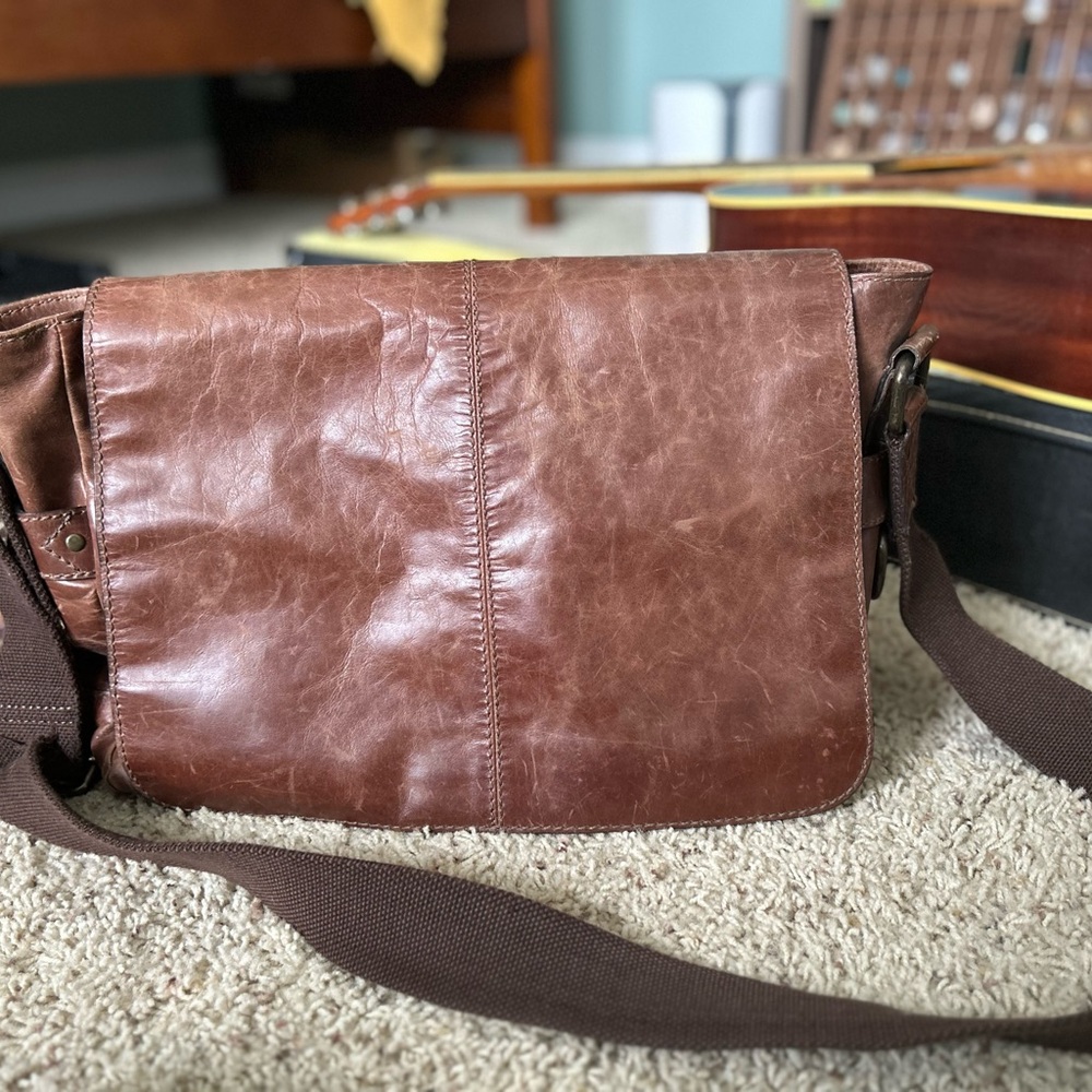 Fossil messenger bag